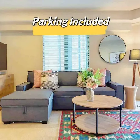 Spacious 1-Bedroom Unit In Cbd With Free Parking